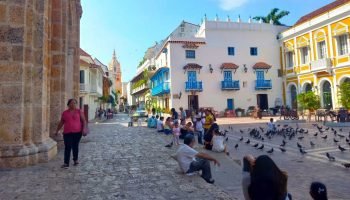 Esta es la plaza de Cartagena que «enamora» a turistas con sus historias y monumentos