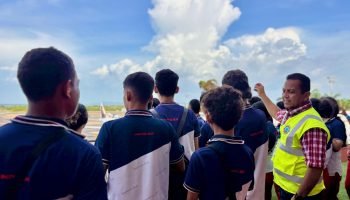 Inspirados por el cielo: 80 estudiantes de Sincelejo exploran el corazón del Aeropuerto Rafael Núñez