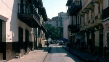 Esta es la calle del Centro cuyo nombre provendría de un tablón de madera por el que cruzaban personas en época de lluvia