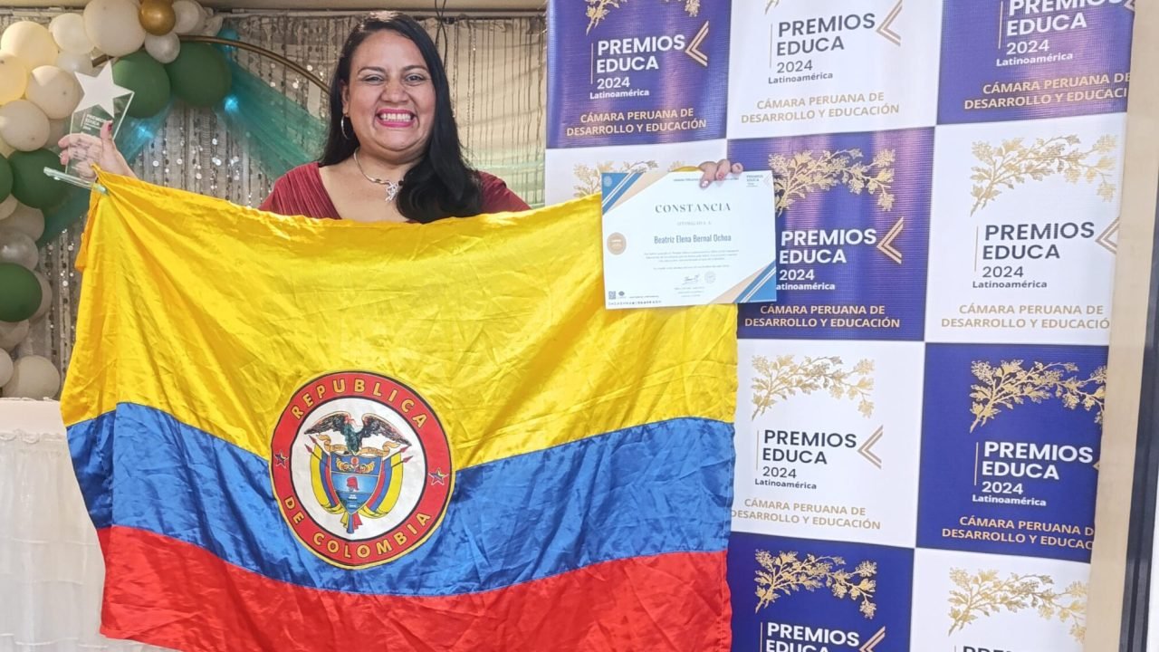 Docente cartagenera gana premio internacional