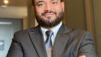 Luis Guillermo González lanza su primer libro: una guía práctica y humana sobre gestión de proyectos“