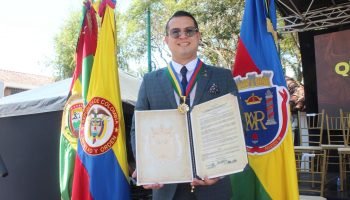 Condecoran en Santander a profesor universitario y fiscal de Cartagena