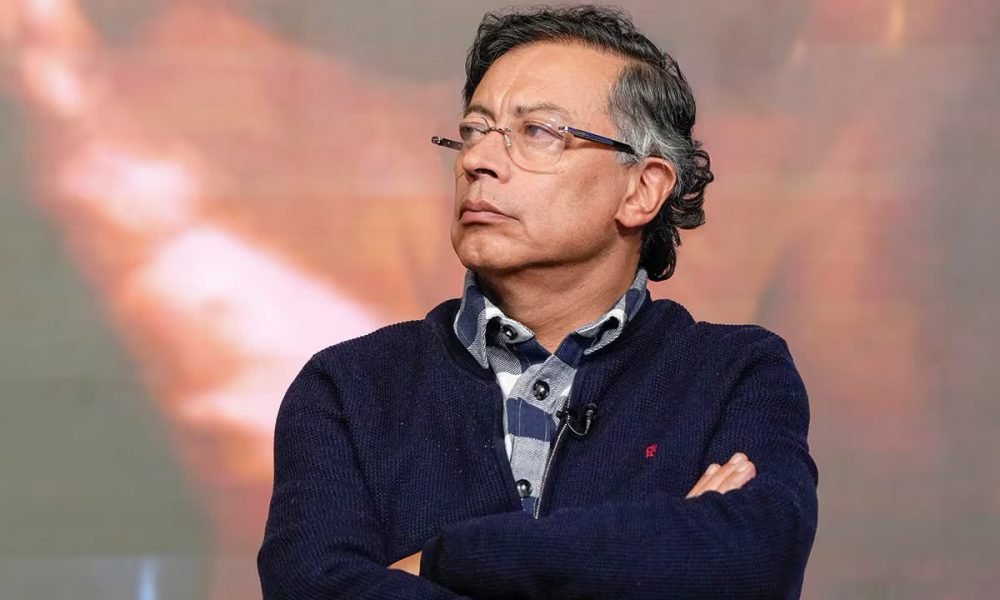 Gobierno saliente también madruga a suspender el empalme por amenaza de extradición a Petro