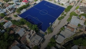 Así luce el tapete azul del Carmen de Bolívar: hoy rueda la pelota en la renovada cancha 12 de Noviembre