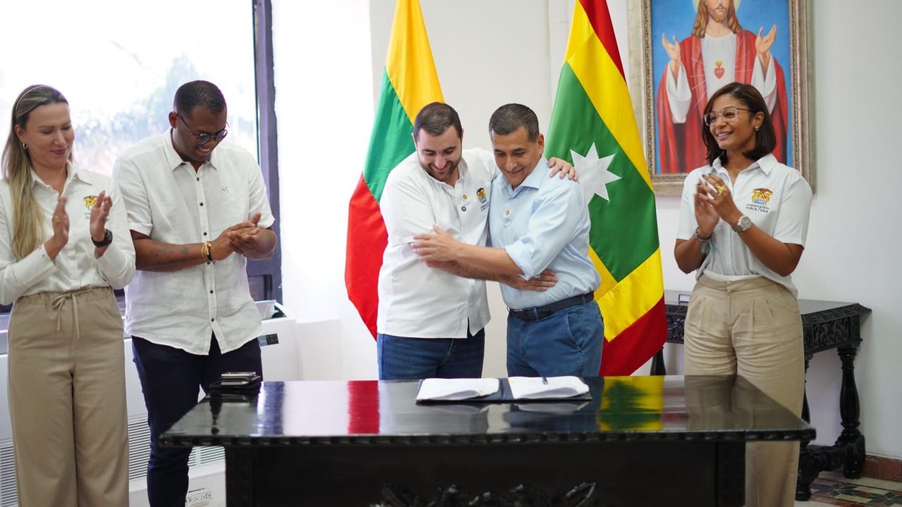 Yamil Arana y Dumek Turbay firmar convenio para el POT
