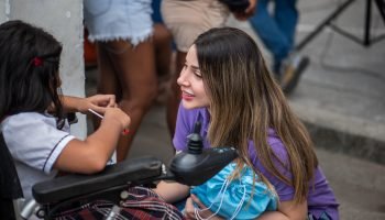 Montería prioriza el bienestar escolar con la entrega de 2500 kits a niños de instituciones educativas