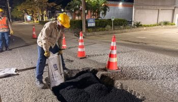 Alcalde Hugo Kerguelén destaca avance de más de 72 kilómetros de intervención vial con el programa Tapahuecos en Montería