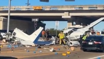 Avión tuvo que hacer aterrizaje de emergencia y se estrelló contra un puente: se reportaron cuatro heridos