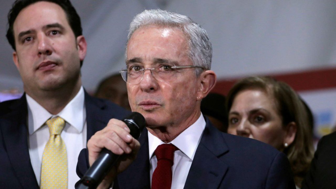 alvaro-uribe-colombia-0408