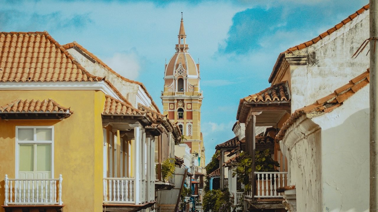 balcony-7286894_1280