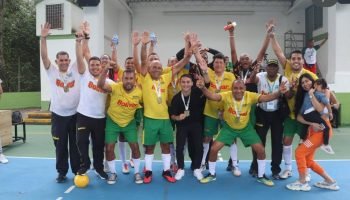 Micrófonos al piso, botines en alto: Bolívar listo para revalidar su título en los Juegos ACORD