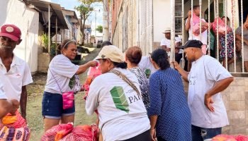 Cementos País entrega mercados en barrios de Cartagena