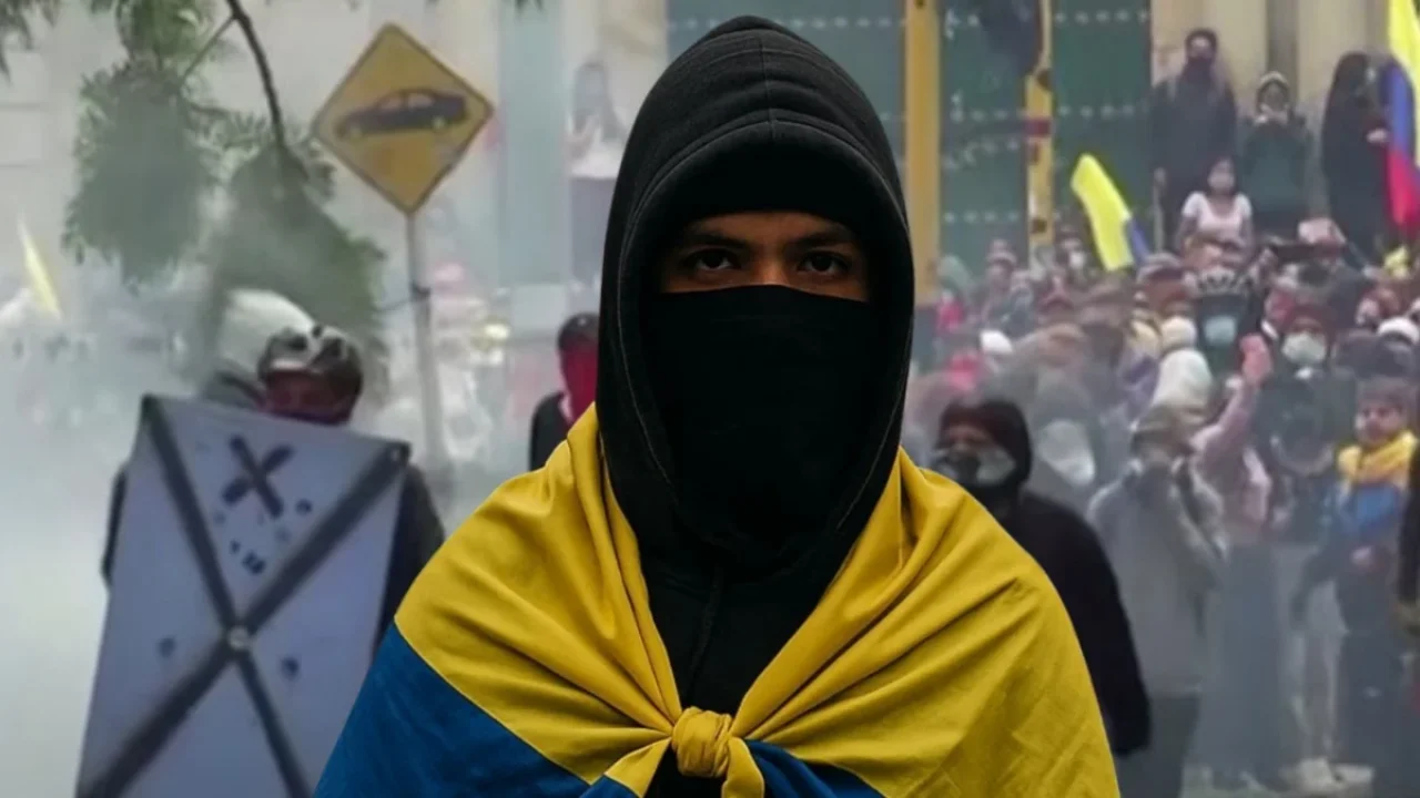 encapuchados_manifestaciones.jpg_1208762957.jpg