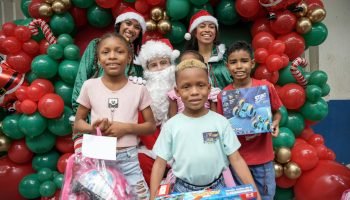 Puerto de Cartagena recibe un cargamento de felicidad para 400 niños junto a la Fundación Puerto de Cartagena