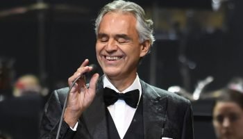 Bocelli quiere cantar en la Plaza de Toros: esto se sabe sobre el concierto que podría dar el próximo mes en la Heroica