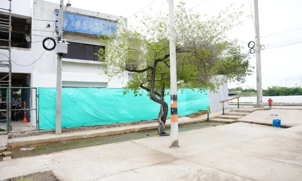 Cerca de 800 estudiantes de Cartagena tendrán colegios renovados: obras avanzan en Martínez Martelo y barrio Chino