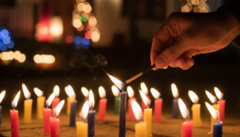 Día de las Velitas: significado de los colores de las velas y cómo celebrarlo este 7 de diciembre