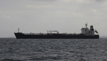 Estados Unidos intercepta petrolero sancionado que huía hacia Venezuela tras semanas de persecución