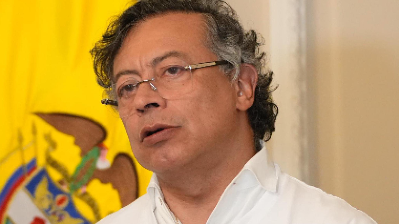 Redes Sociales @gustavopetrourrego