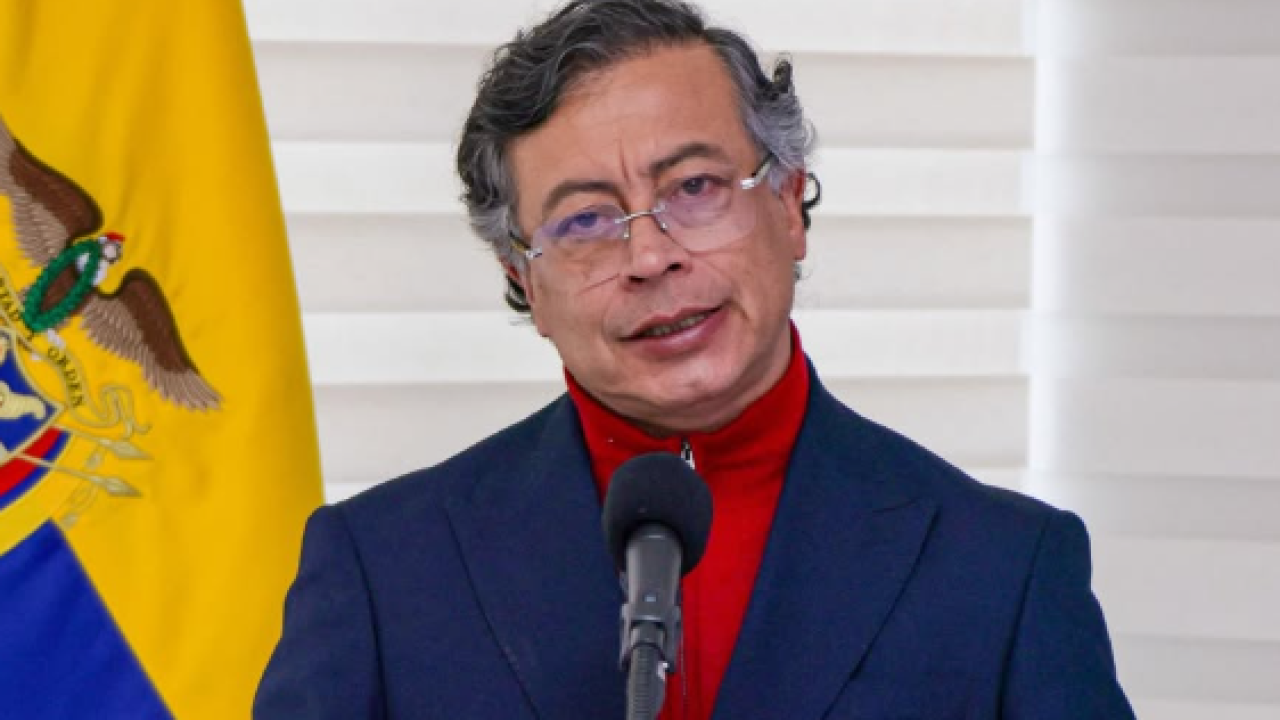 Redes Sociales @gustavopetrourrego