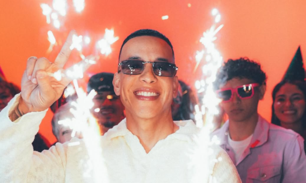 Daddy Yankee celebra sus 50 años con el estreno de “Toy Hermoso” y un mensaje de fe y gratitud
