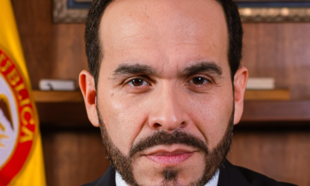 Abelardo de la Espriella defiende su candidatura independiente y rechaza alianzas con partidos tradicionales