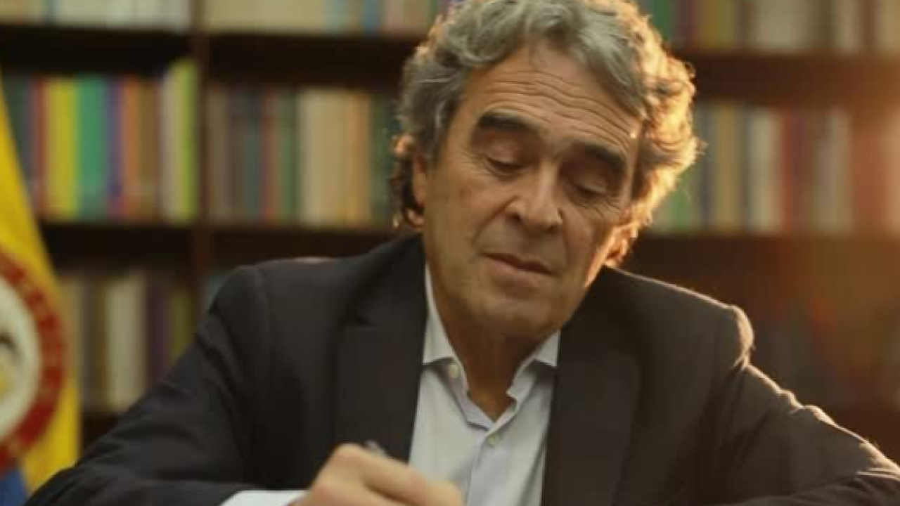 Redes Sociales @sergiofajardovalderrama