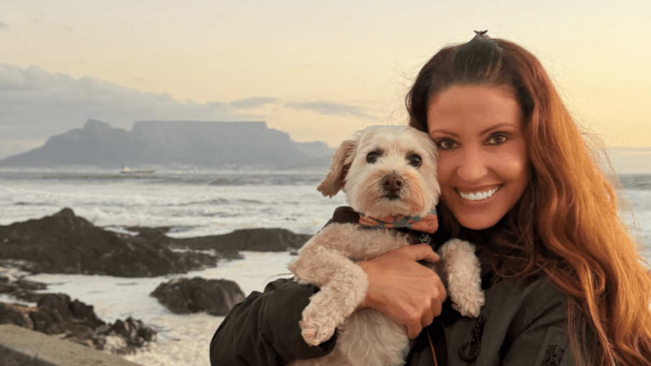 Redes Sociales @shannonelizabeth