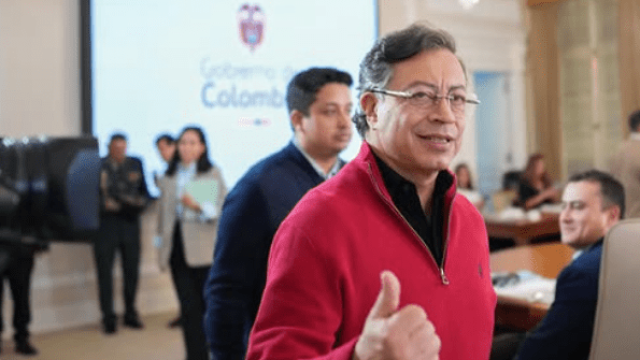 Redes Sociales @gustavopetrourrego