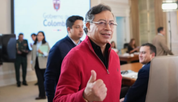 Petro insiste en Asamblea Constituyente y propone añadir dos capítulos a la Constitución del 91