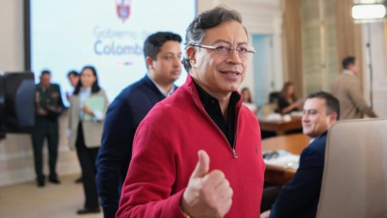 Redes Sociales @gustavopetrourrego