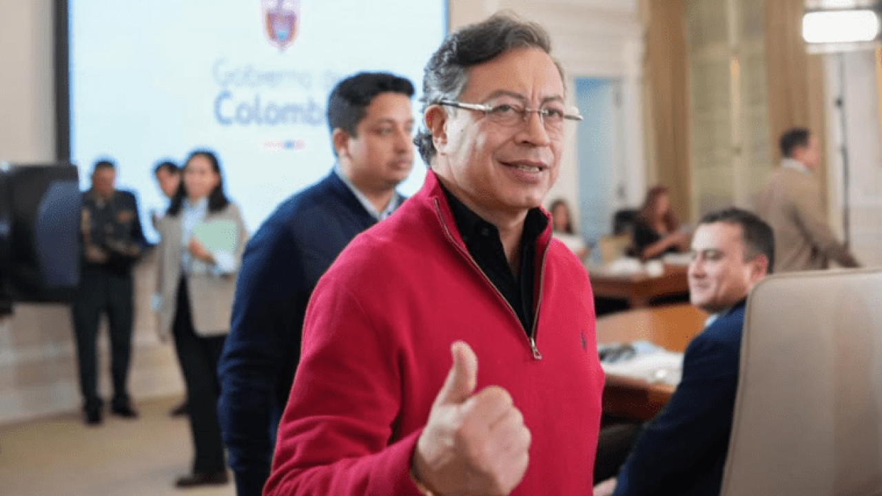 Redes Sociales @gustavopetrourrego