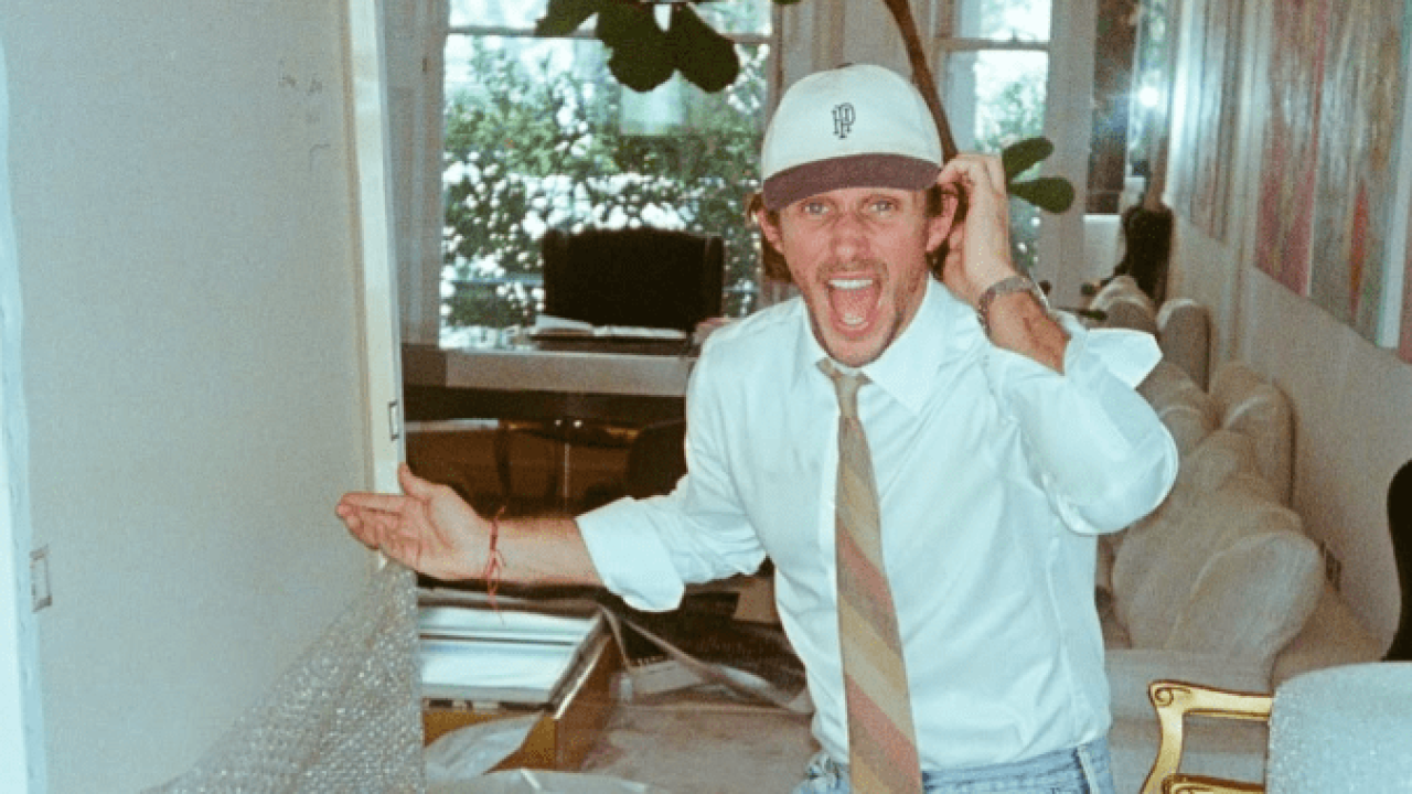 Redes Sociales @jakehall