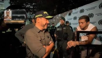 “Los vamos a acabar a todos”: a la 1:00 de la madrugada el presidente Abelardo acompañó megaoperativo en Barranquilla