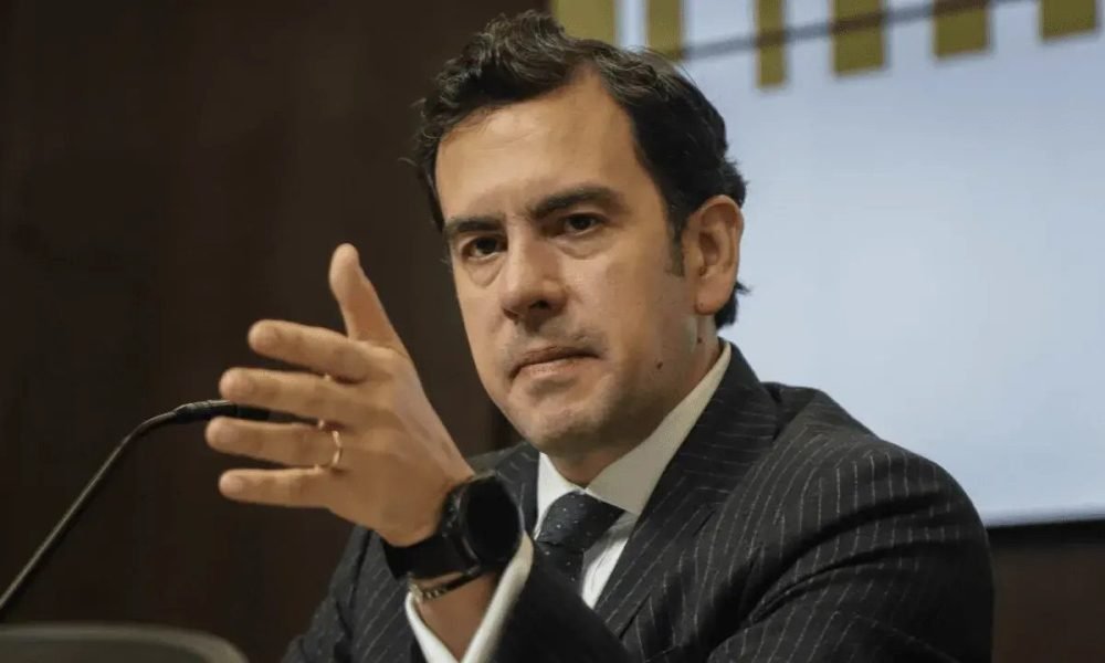 ¿De ministro del Interior a alcalde de Bogotá? Rodrigo Lara suena como posible candidato de defensores de la Patria tras su salida del gobierno