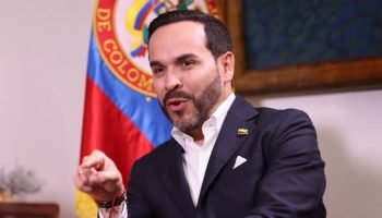 “Usted con su plata haga lo que quiera, gástela en trago, mujeres y farra, pero la plata del Estado es del pueblo colombiano”: presidente De la Espriella