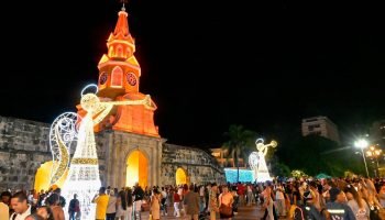 Ciudadano propone que no se pongan alumbrados navideños en todo el país por crisis energética