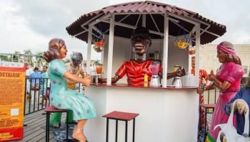 Qué tiempos: los inolvidables kioskos del Muelle de los Pegasos ahora tienen una macrofigura