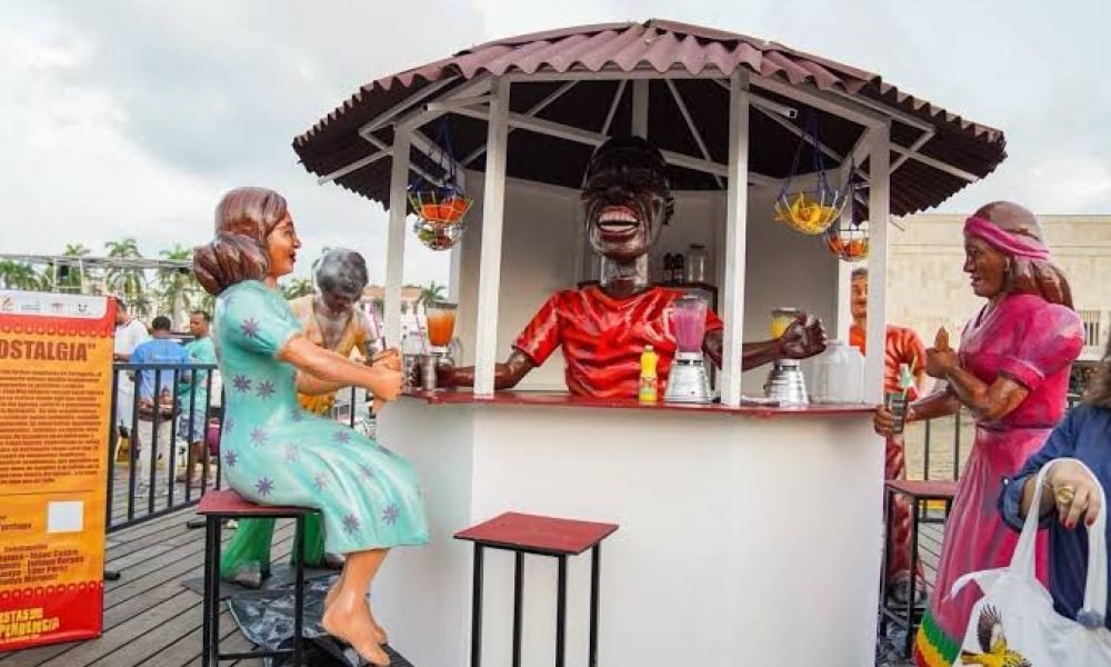 Qué tiempos: los inolvidables kioskos del Muelle de los Pegasos ahora tienen una macrofigura