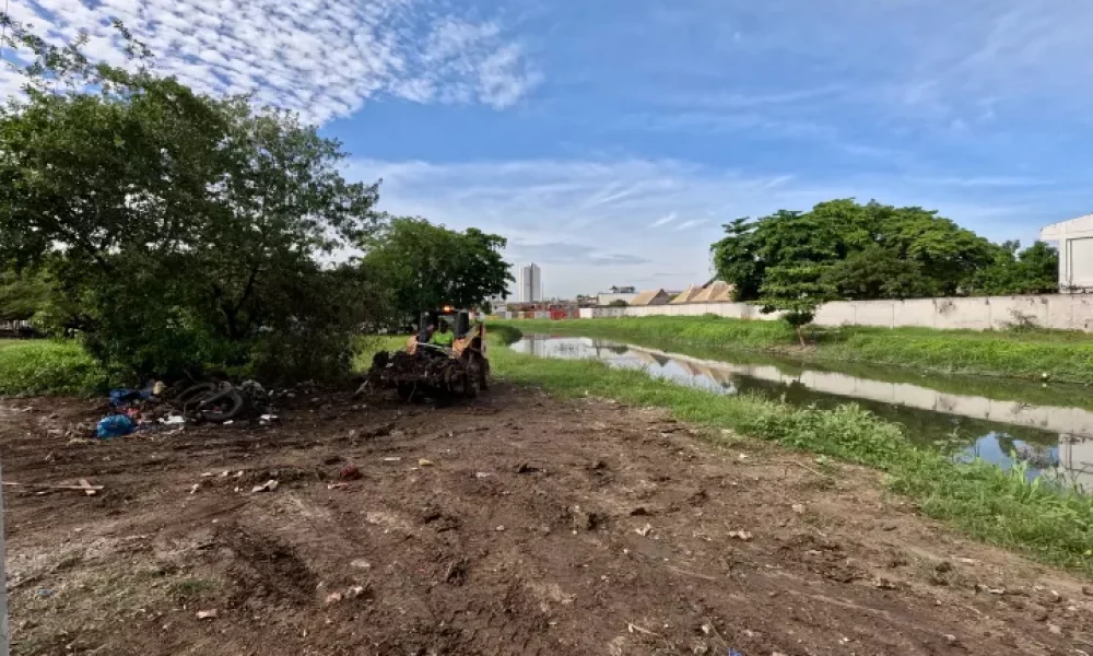 Más de 200 toneladas de basura fueron retiradas de un canal en Cartagena tras las fuertes lluvias