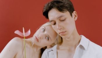 Tendencias en perfumes para hombres y mujeres en Colombia: lo que está marcando la pauta este año