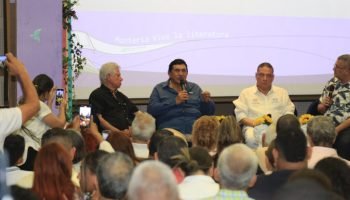 ‘Poncho’ Zuleta presentó su libro biógrafo en feria de Montería